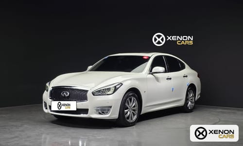 Infiniti Q70