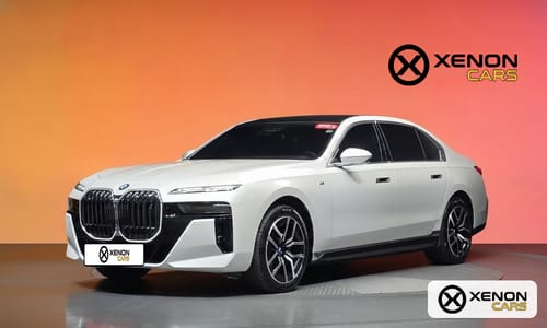 BMW i7