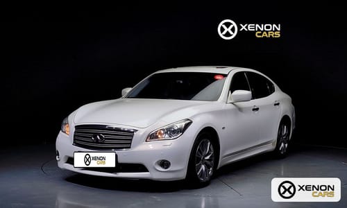 Infiniti M